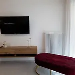 شقة Minimal Escape